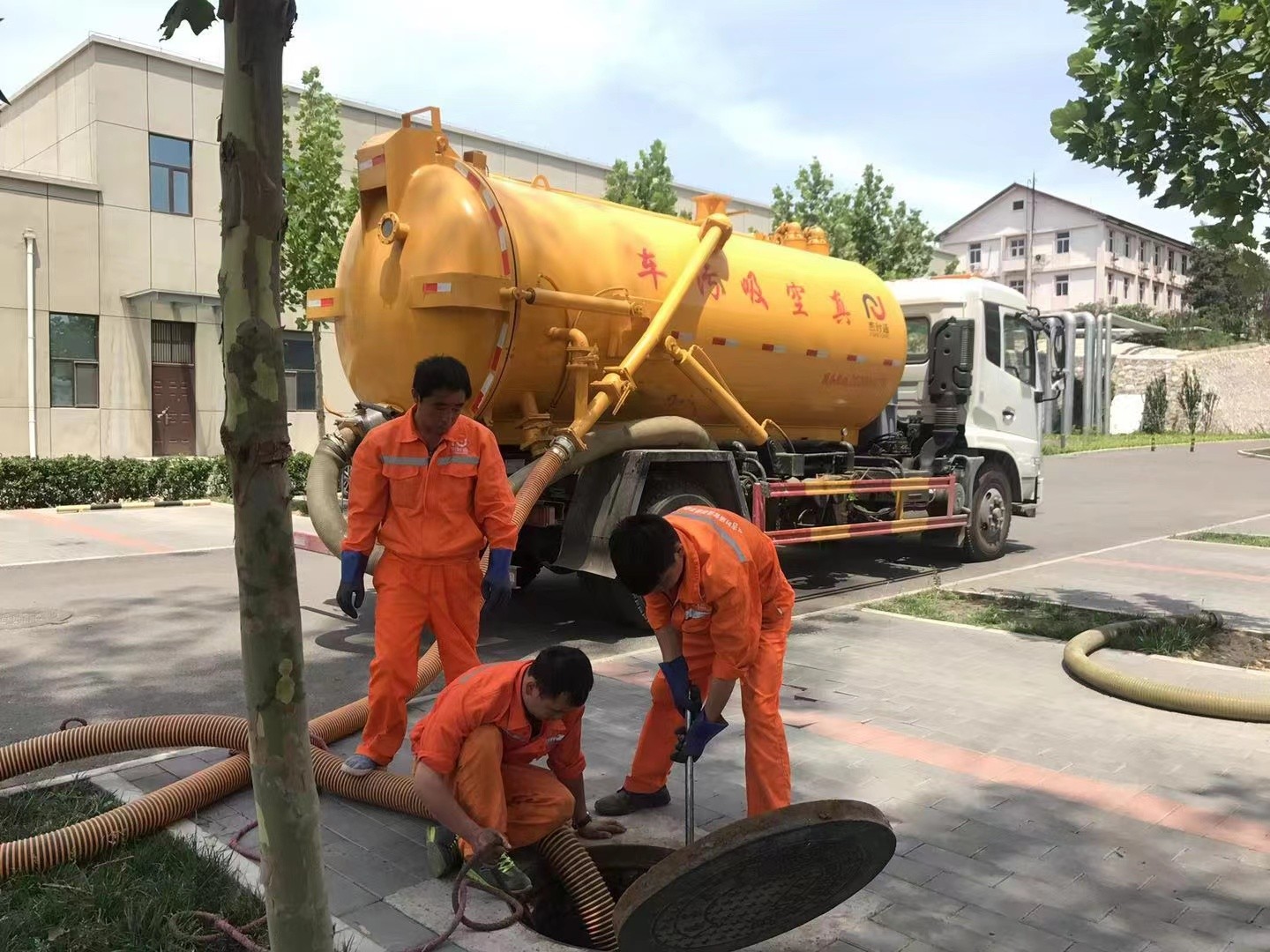黄岩化粪池清理与5-8吨吸粪车施工效率分析